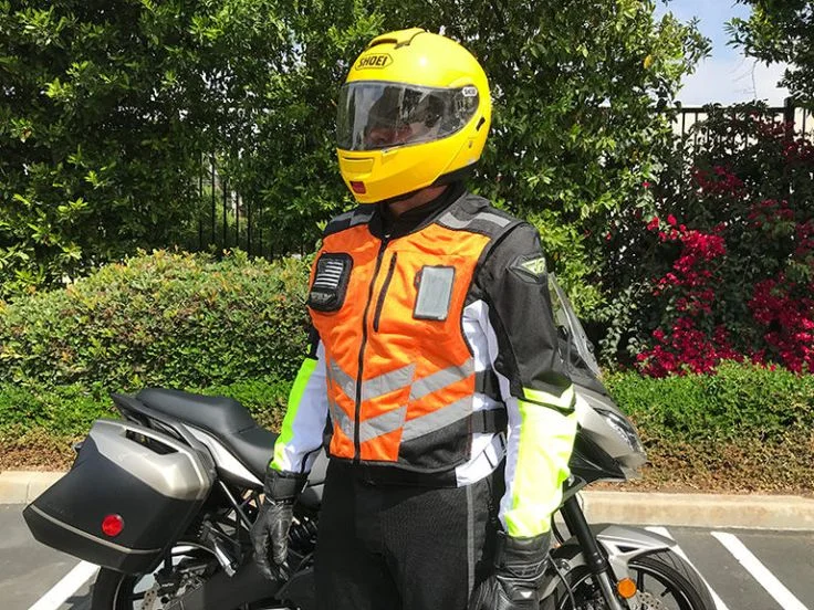 Helmet, Gloves, and More: Must-Have Safety Gear for E-Riders